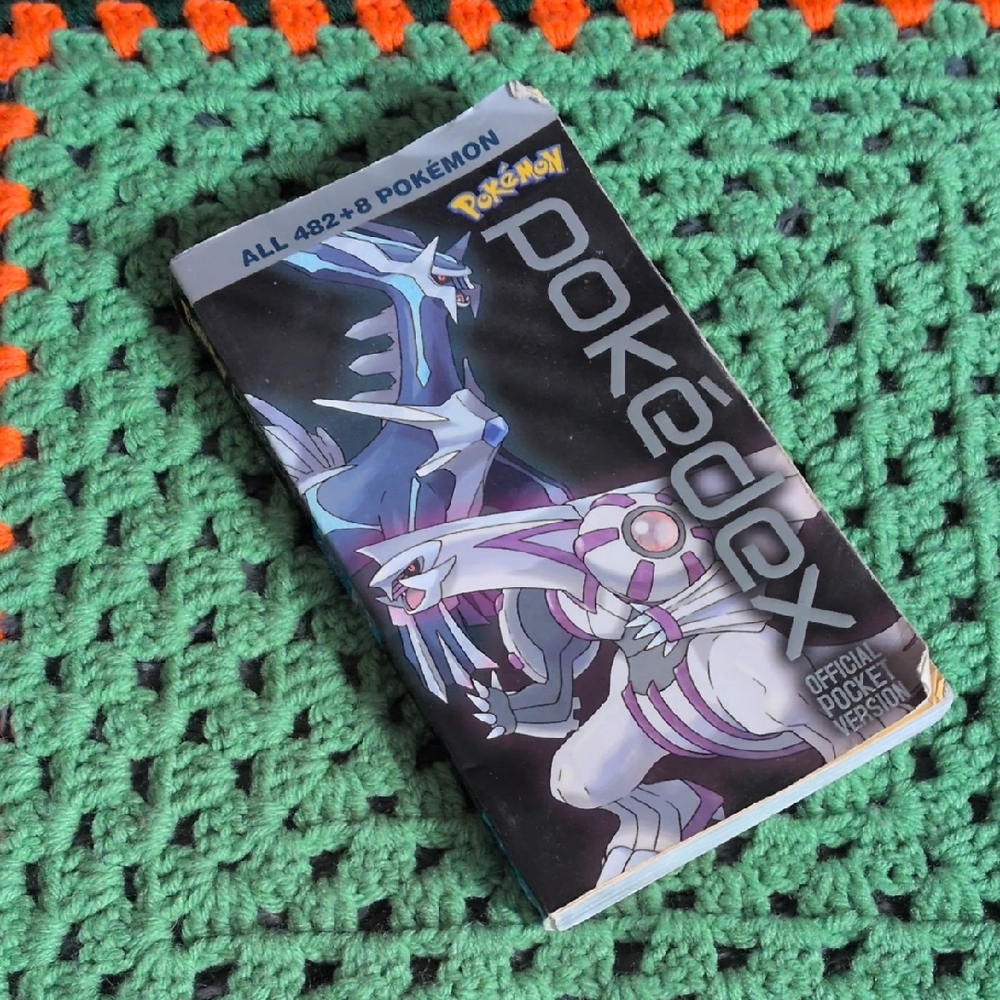 Y2K Vintage Pokemon Pokedex Book